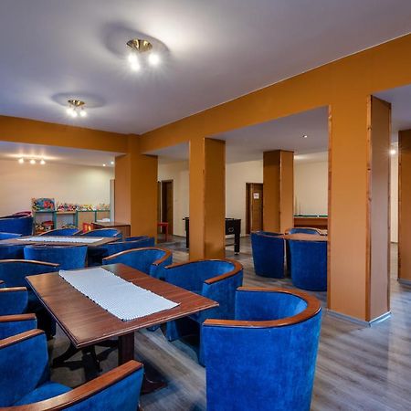 Liptovský Mikuláš Hotel Poludnica מראה חיצוני תמונה
